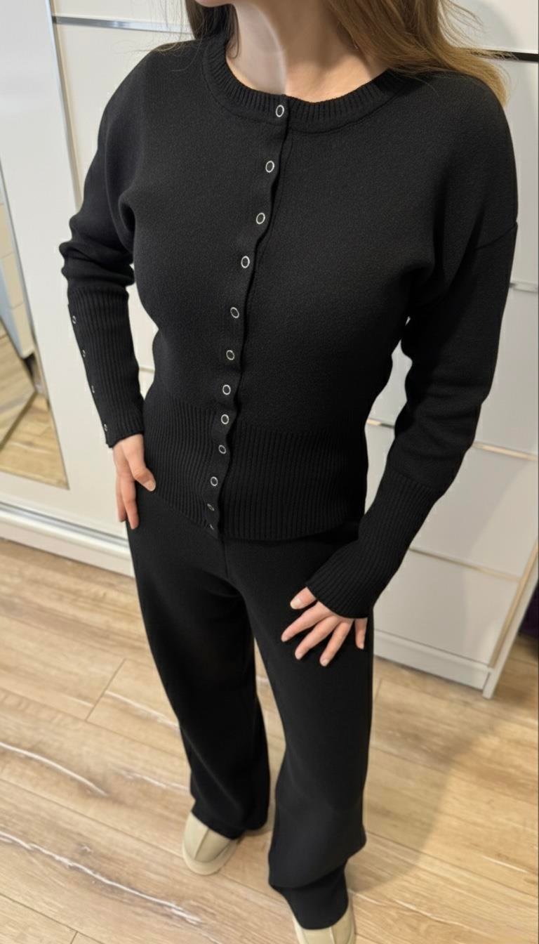 triko çıtçıtlı takım